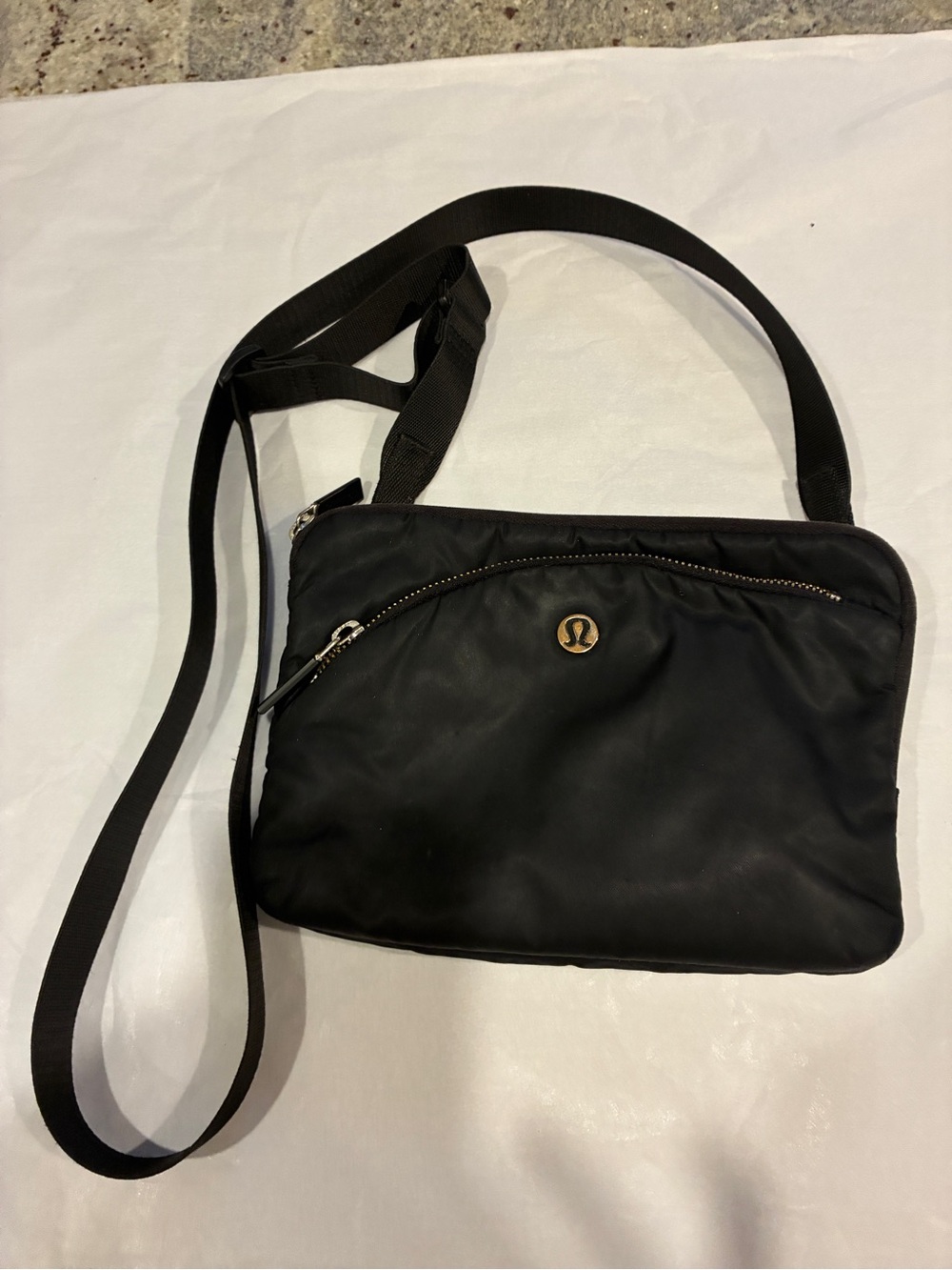 lululemon athletica City Adventure Crossbody 2.4 L Black Nylon Waterproof Bag